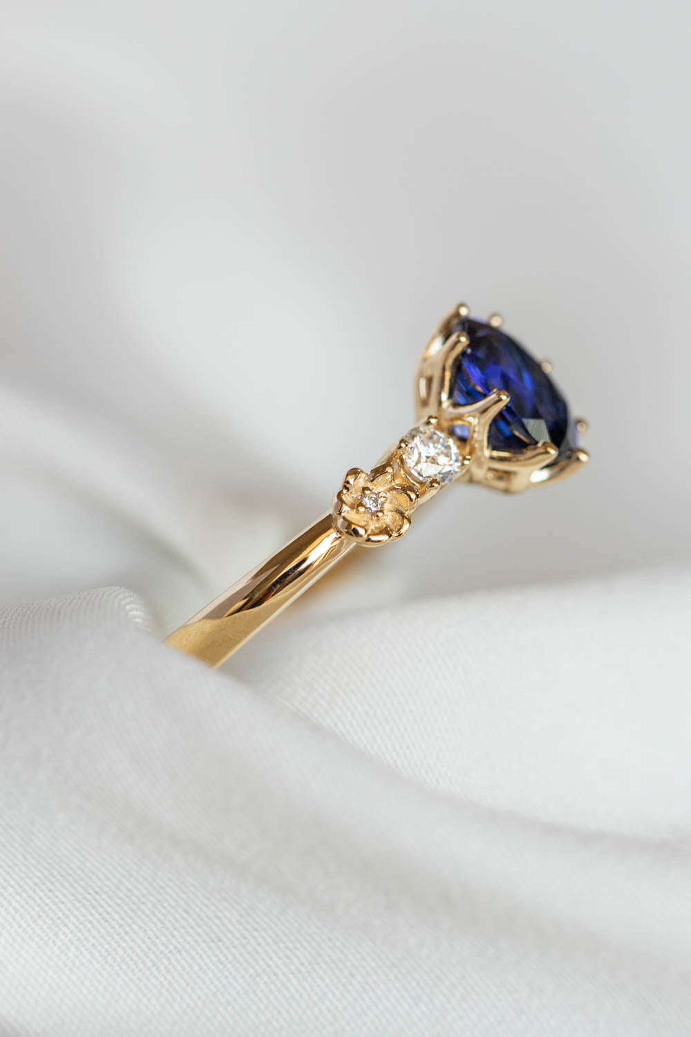 Royal blue sapphire engagement ring, flower promise ring with lab sapphire and diamonds / Fiorella - Eden Garden Jewelry™