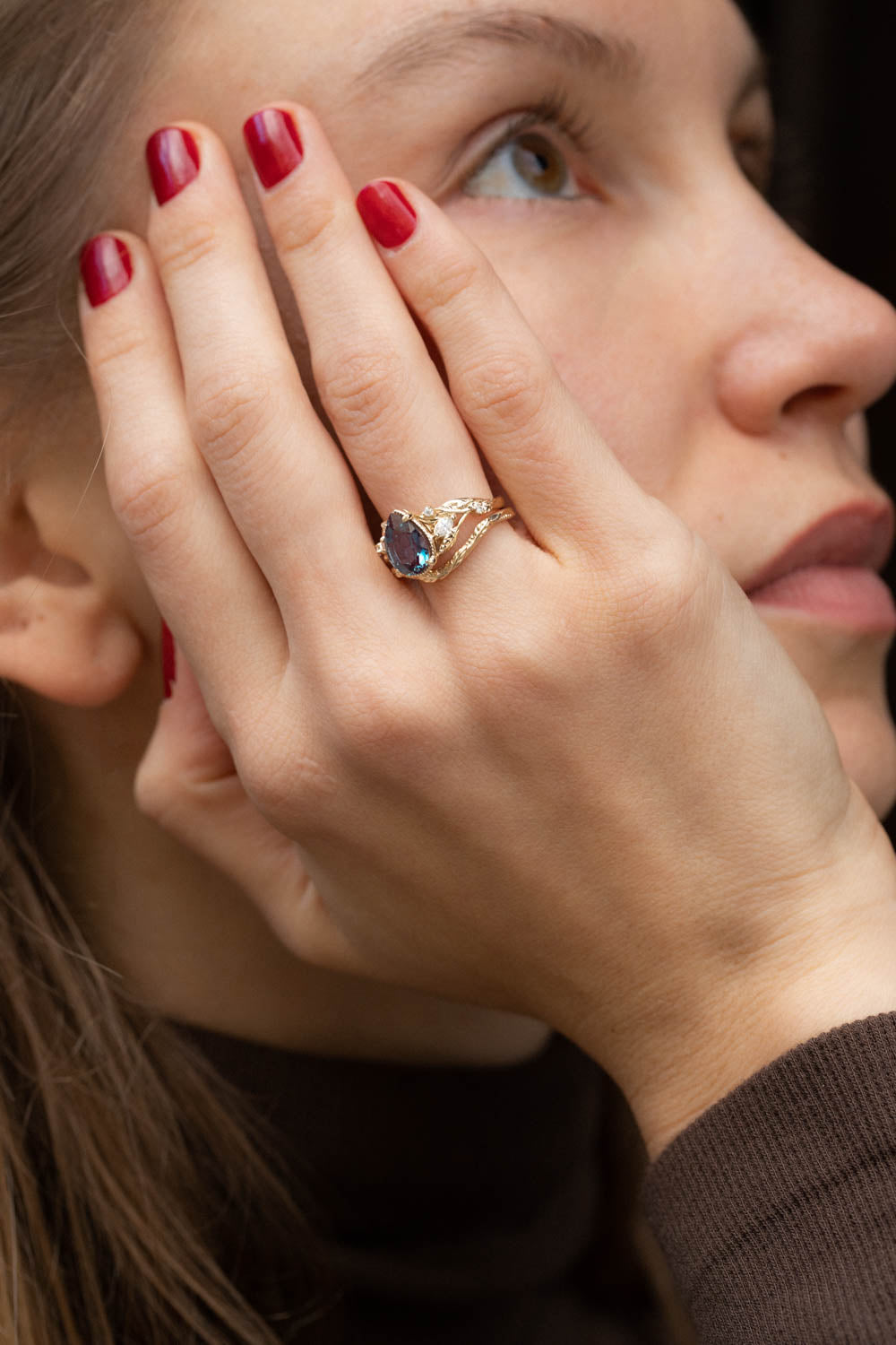 Pear alexandrite leaf bridal ring set, engagement ring set with colour changing gemstone / Patricia - Eden Garden Jewelry™