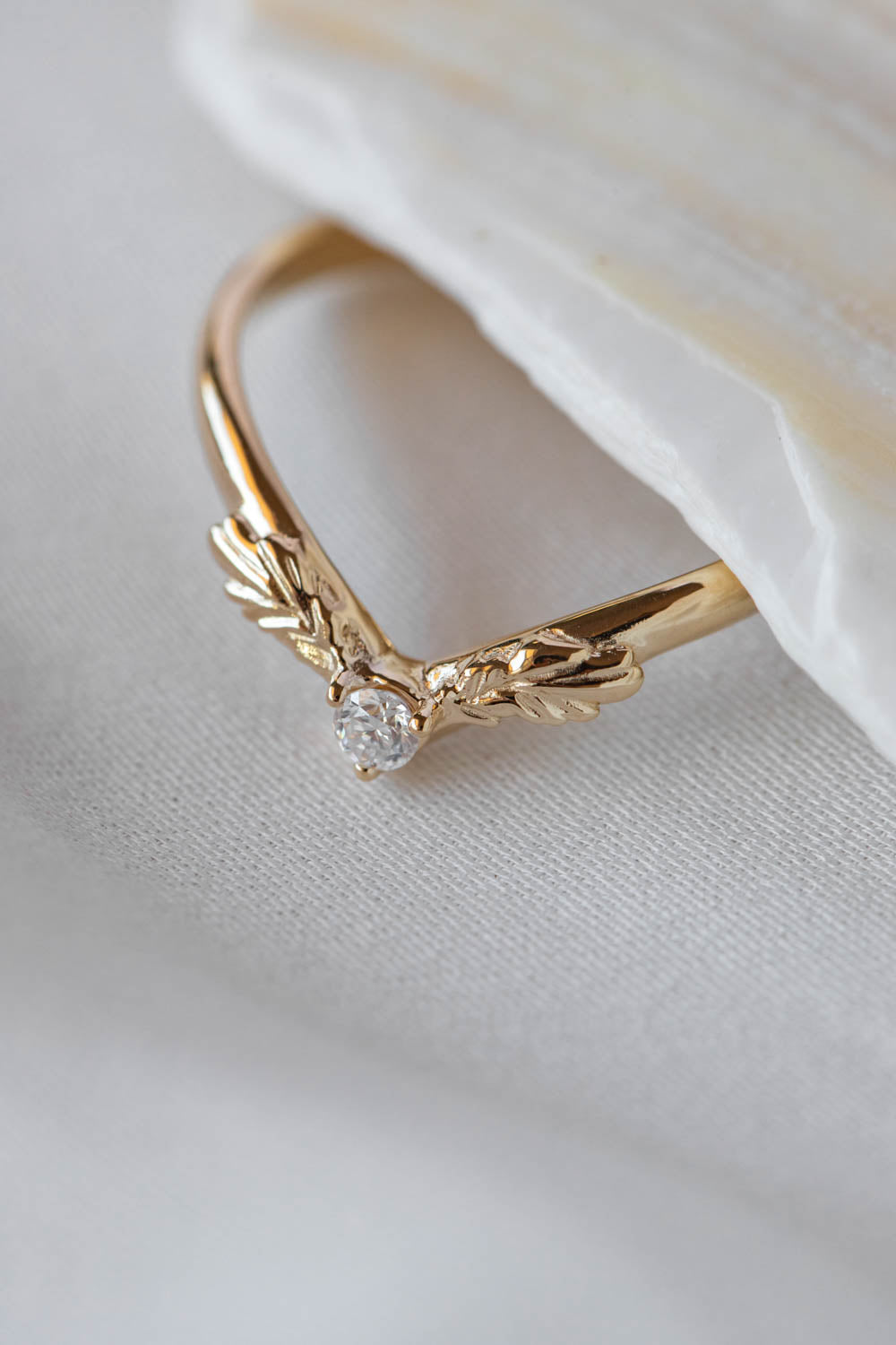 READY TO SHIP: Leaf wedding band in 14K yellow gold, moissanite, RING SIZE 7 US - Eden Garden Jewelry™