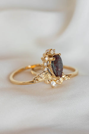 Big pear alexandrite engagement ring set, diamond crown bridal ring set / Ariadne - Eden Garden Jewelry™