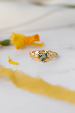 Trillion moss agate engagement ring, gold leaves and diamonds ring / Clematis - Eden Garden Jewelry™