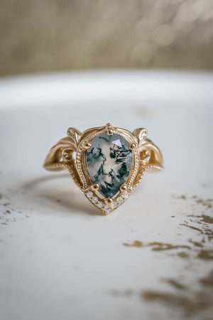 Pear moss agate engagement ring, gold statement ring / Lida - Eden Garden Jewelry™