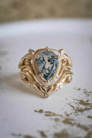 Pear moss agate engagement ring, gold statement ring / Lida - Eden Garden Jewelry™