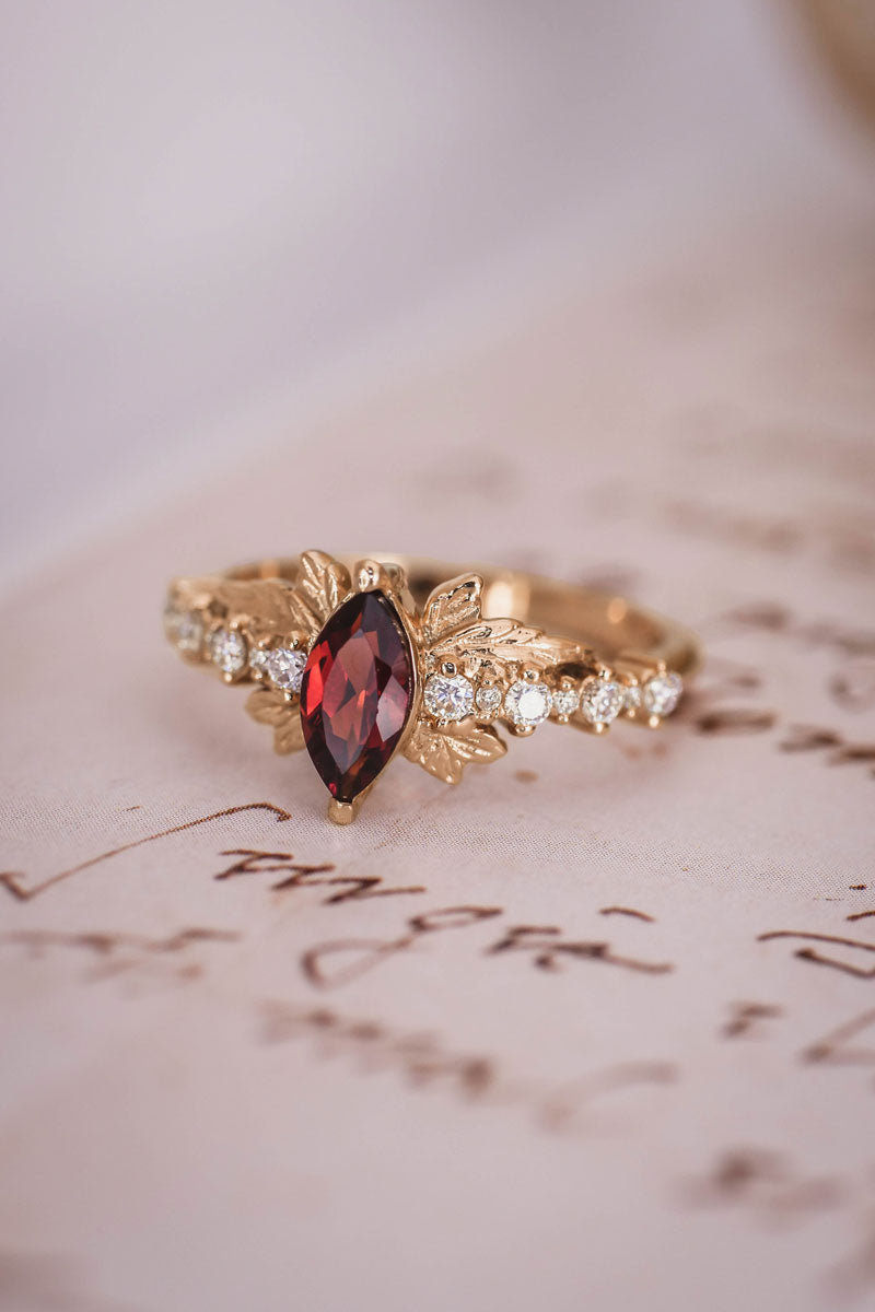 yellow-gold-garnet-rings